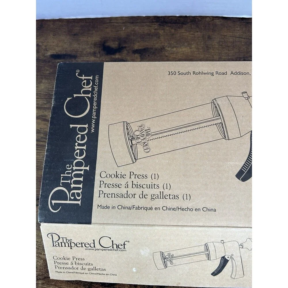 Pampered Chef Cookie Press #1525 w/ 13 Discs In Box Missing 3 Discs Baking